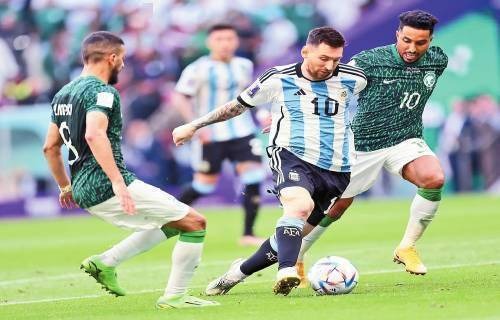 克勒舍：我们丢球太容易了，斯图加特每次长传球